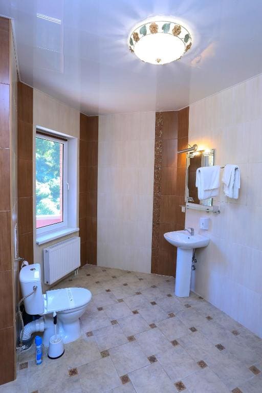 Double Room with Balcony room - Image 3