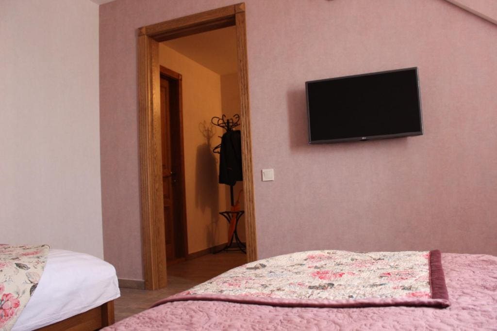 Twin Room with Garden View room - Image 3