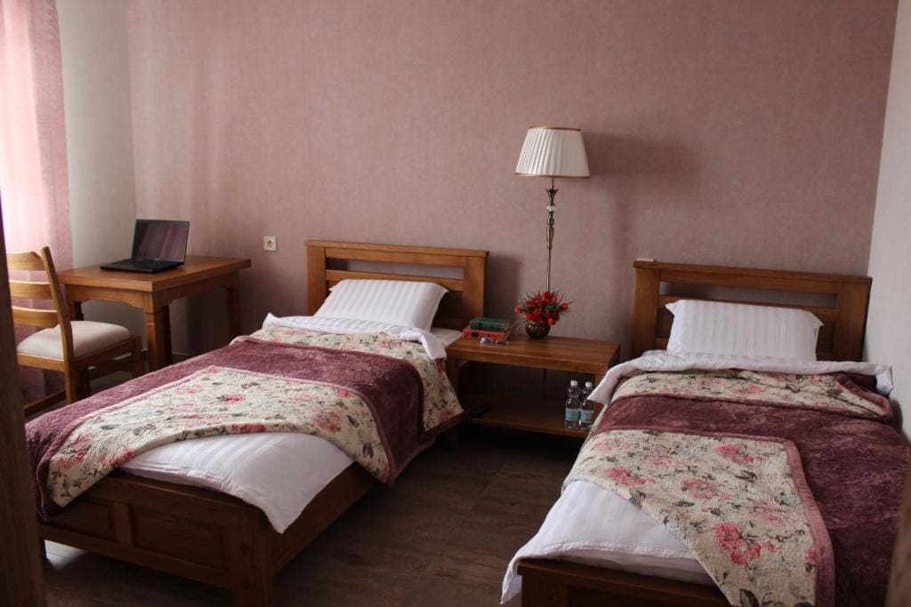 Twin Room with Garden View room - Image 1