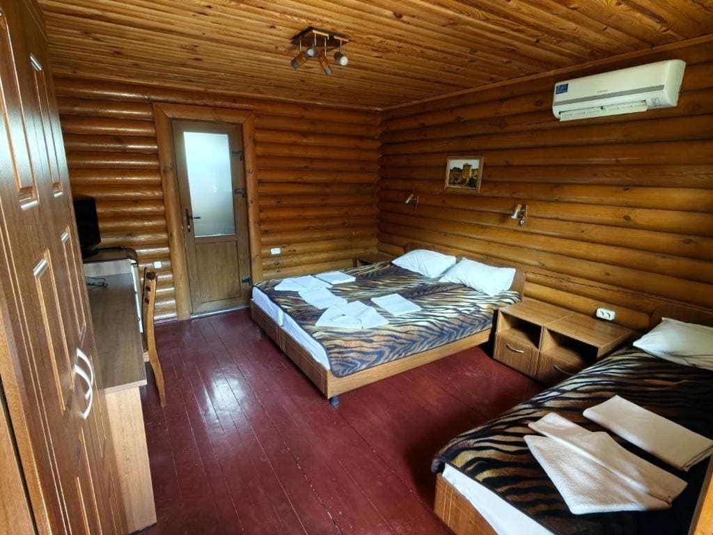 Standard Triple Room room - Image 2