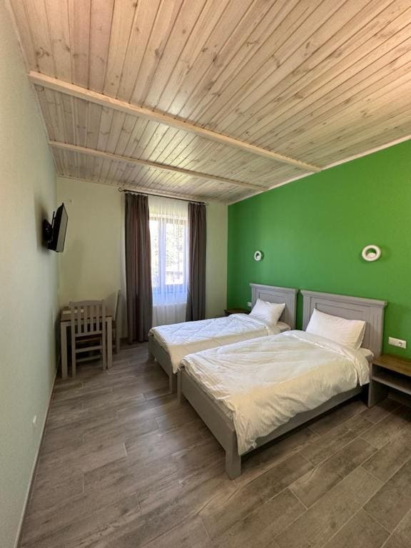 Twin Room with Private Bathroom room - Image 3