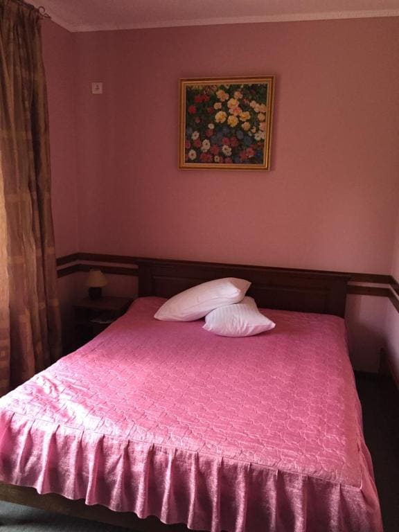 Double Room with Private Bathroom room - Image 2