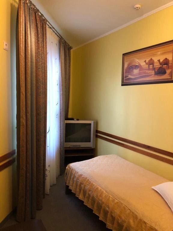 Single Room with Private Bathroom room - Image 1