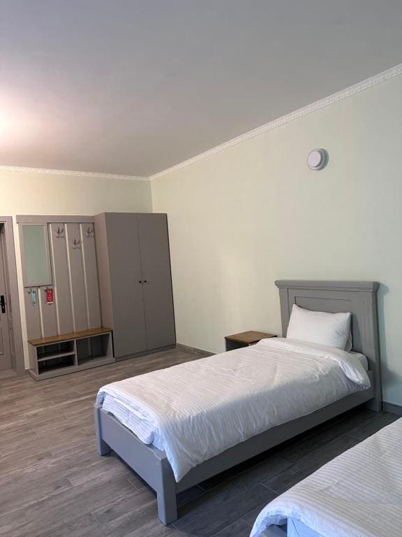 Standard Quadruple Room room - Image 1