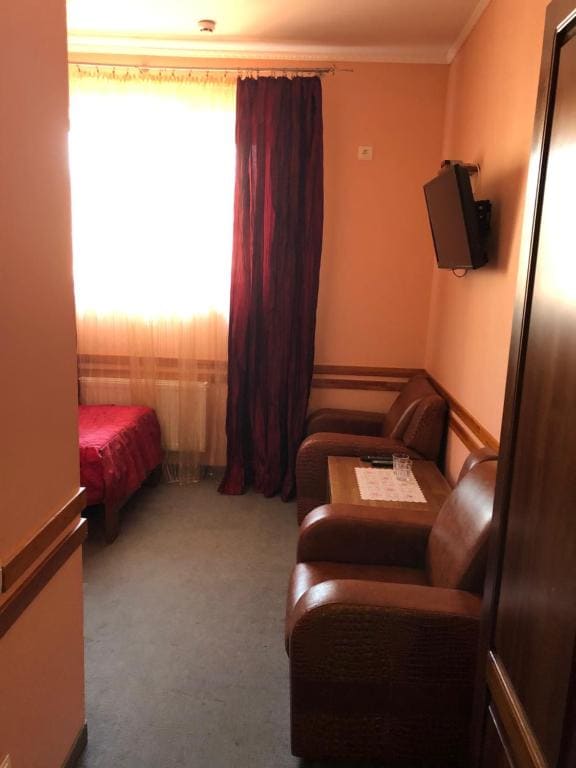 Twin Room with Private Bathroom room - Image 2