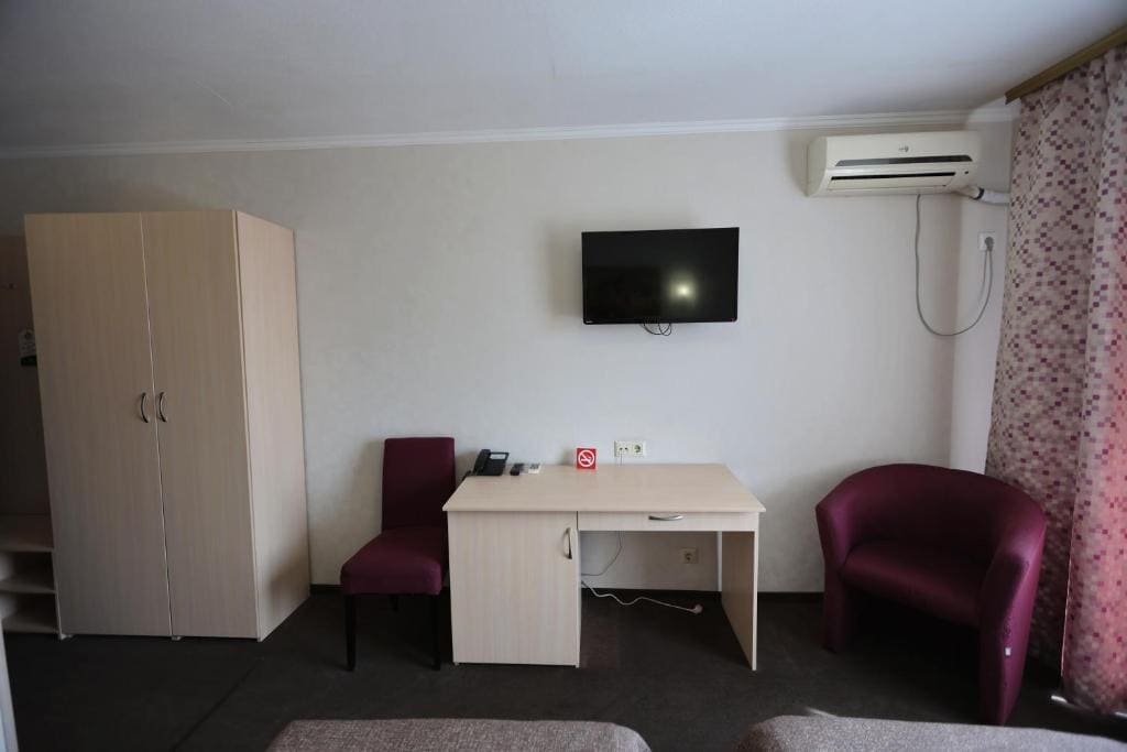 Superior Twin Room room - Image 3