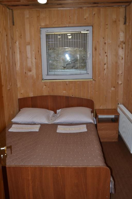 Standard Family Room room - Image 1