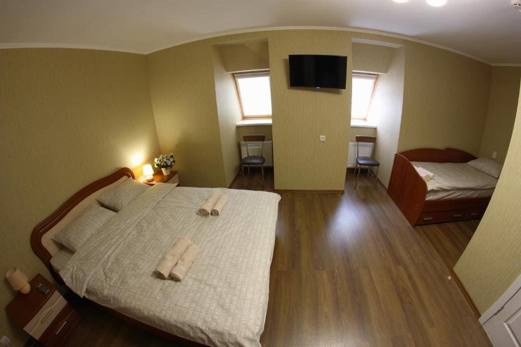 Classic Triple Room room - Image 2