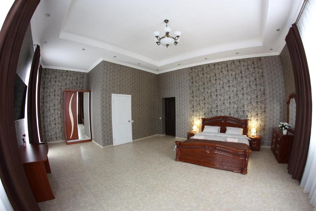 King Suite with Balcony room - Image 2