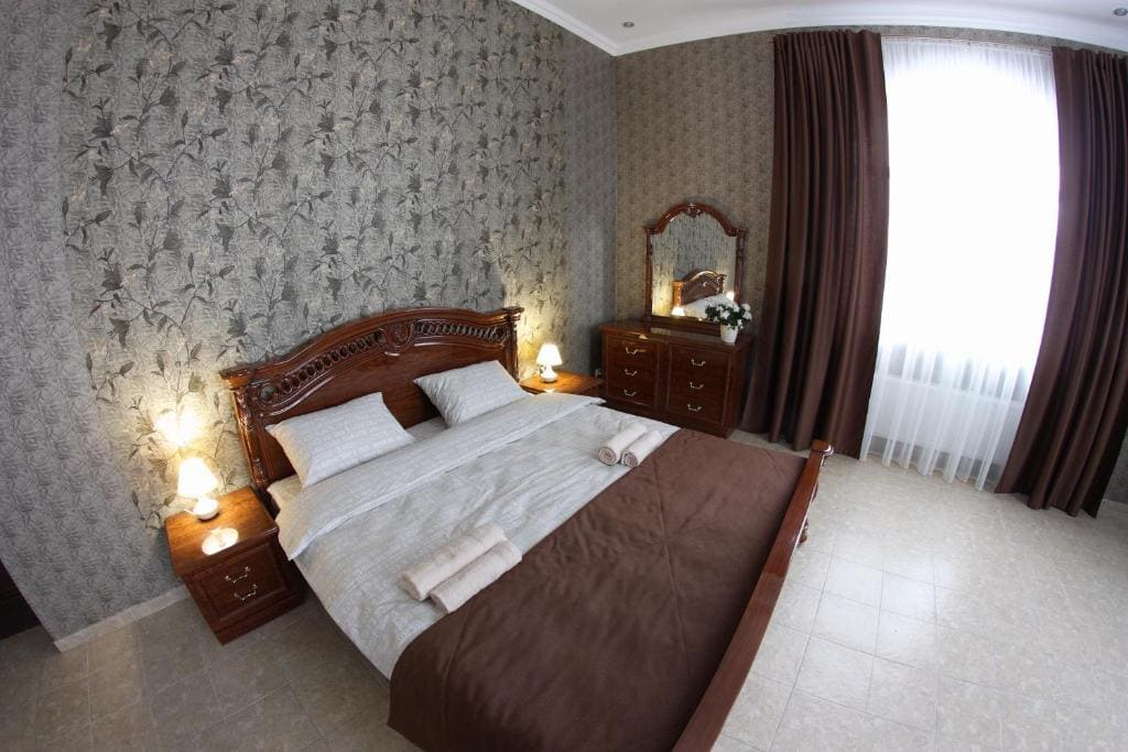 King Suite with Balcony room - Image 3