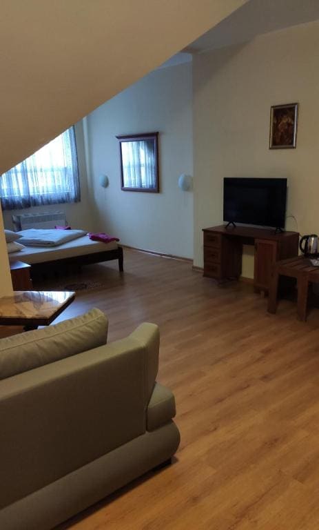 Family Junior Suite room - Image 3