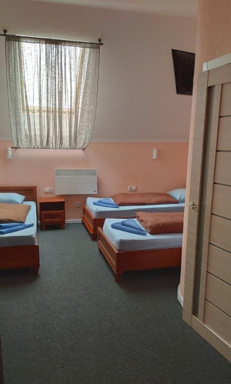 Standard Triple Room room - Image 1