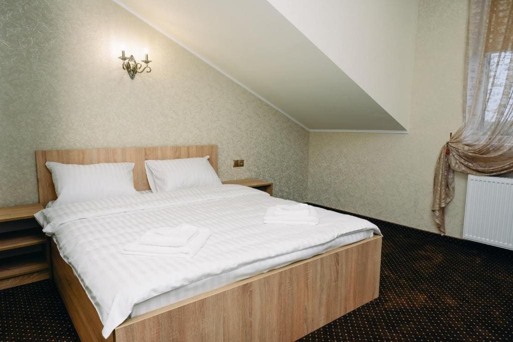 Deluxe Family Room room - Image 3