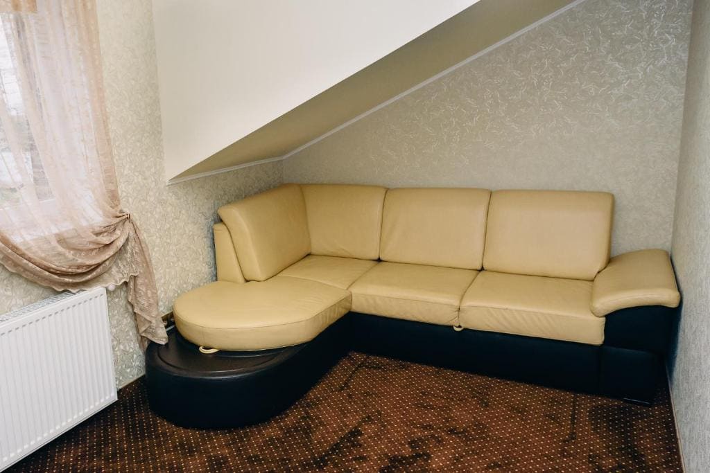 Deluxe Family Room room - Image 2