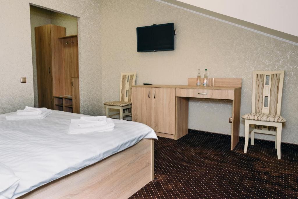 Deluxe King Room room - Image 3