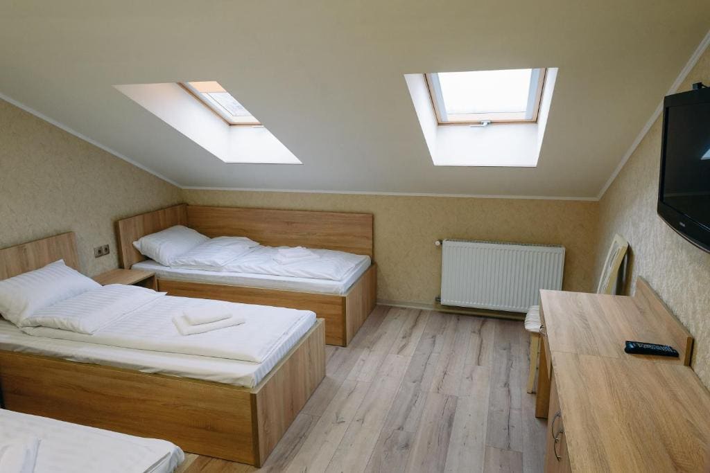 Standard Triple Room room - Image 1
