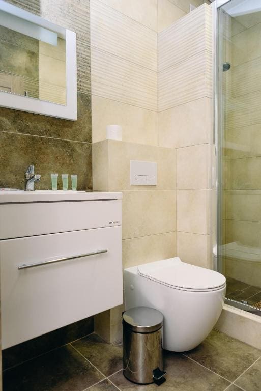 Standard Twin Room room - Image 3