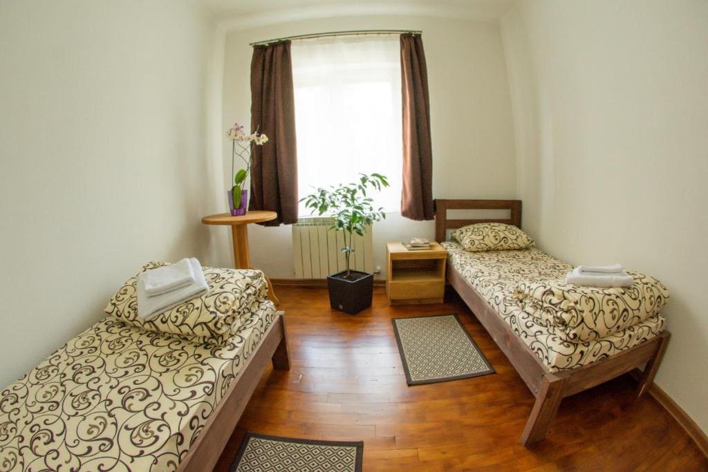 Economy Twin Room room - Image 2