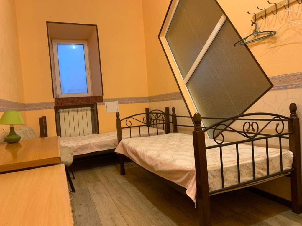 Room room - Image 3