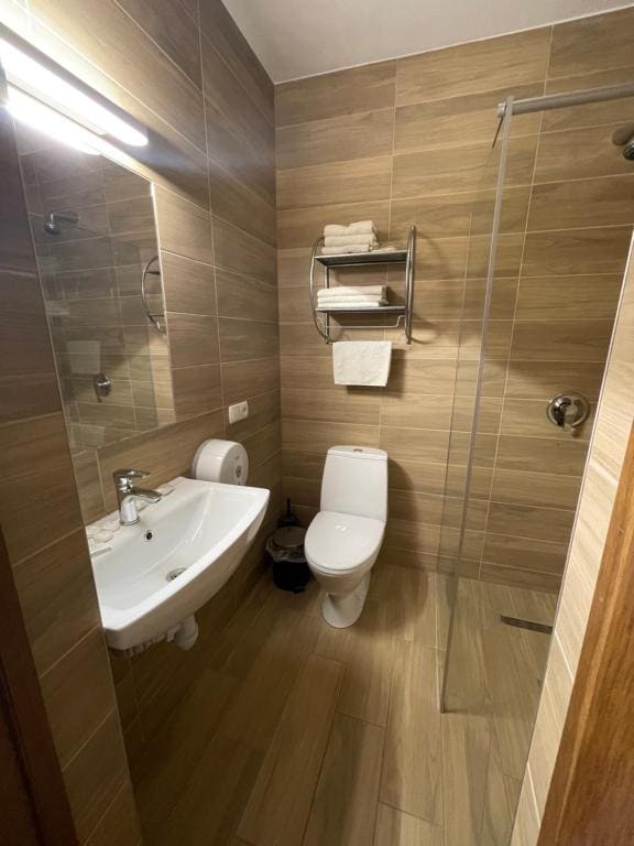 Comfort Triple Room room - Image 2