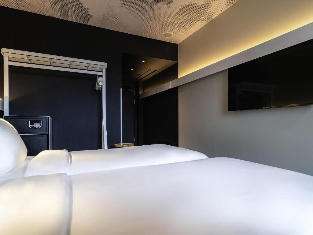 Standard Twin Room room - Image 2