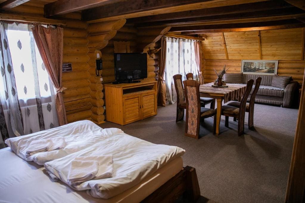 Two-Bedroom House room - Image 2