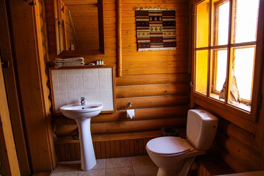 Deluxe Twin Room with Mountain View room - Image 1