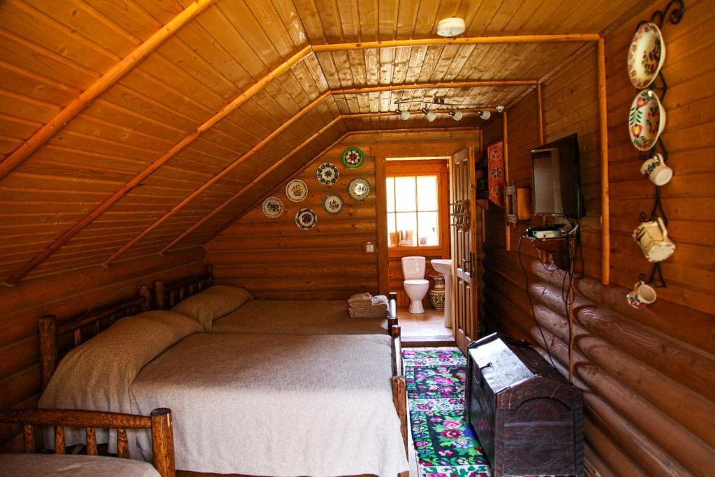 Twin Room with Bath room - Image 3