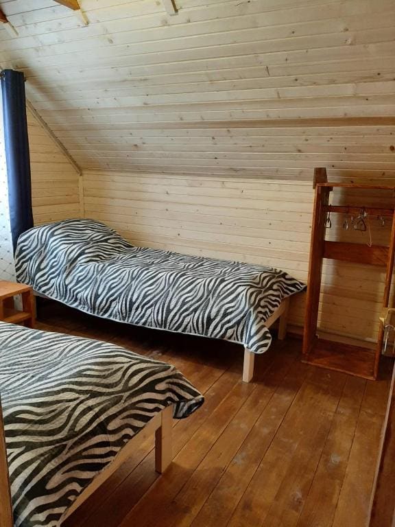 Vacation Home room - Image 1