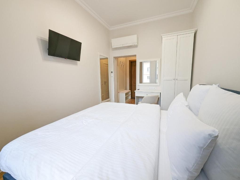 Double or Twin Room room - Image 2