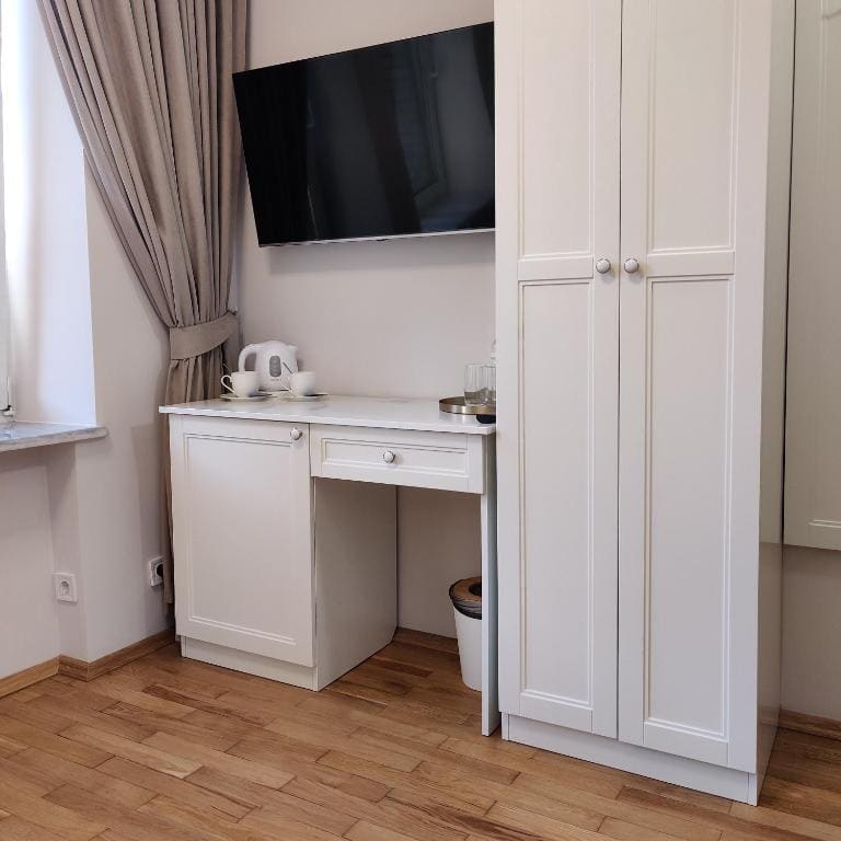 Small Double Room room - Image 3