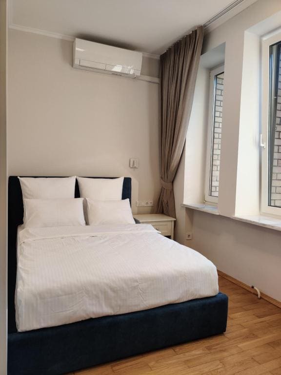 Small Double Room room - Image 2
