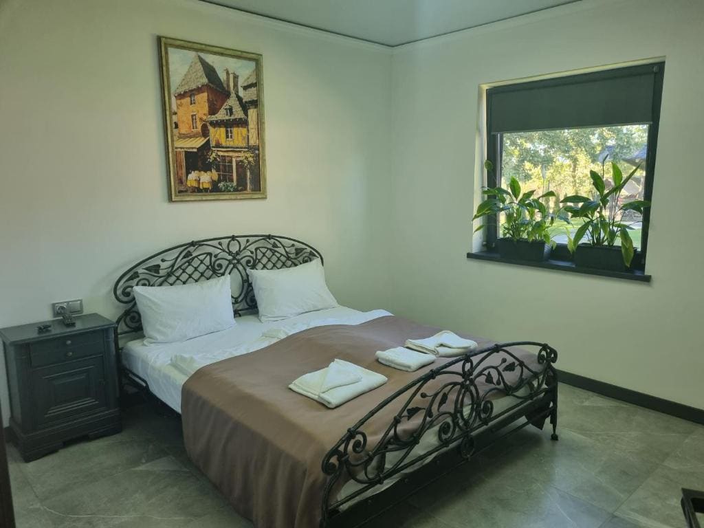 Family Room room - Image 2