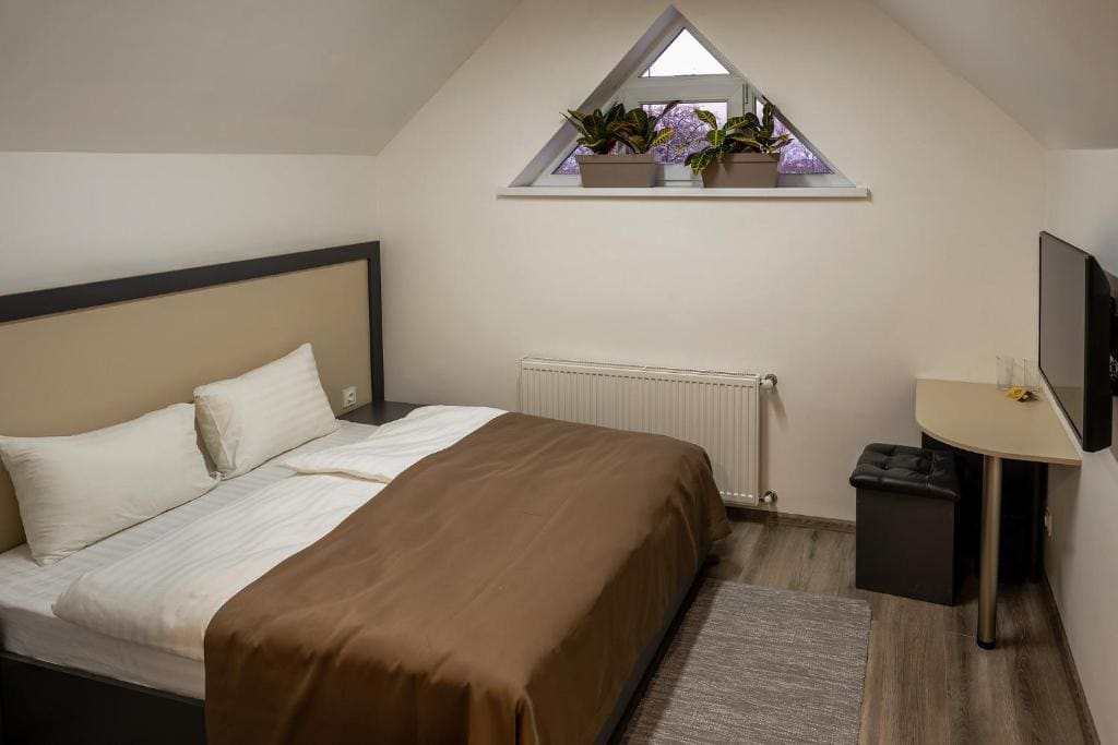Standard Double Room room - Image 3