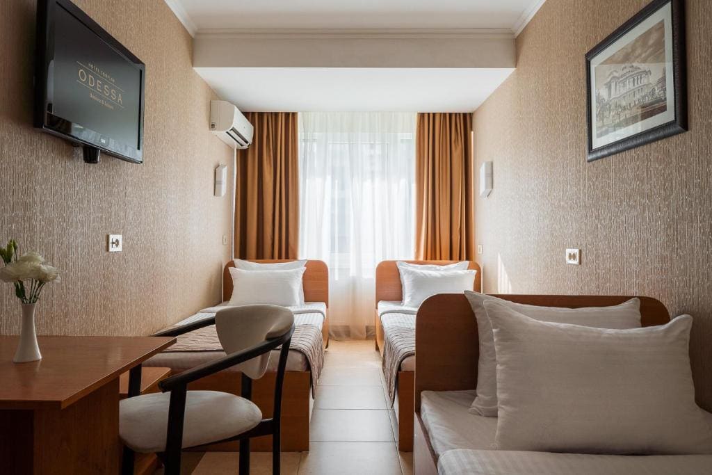 Economy Twin Room room - Image 3