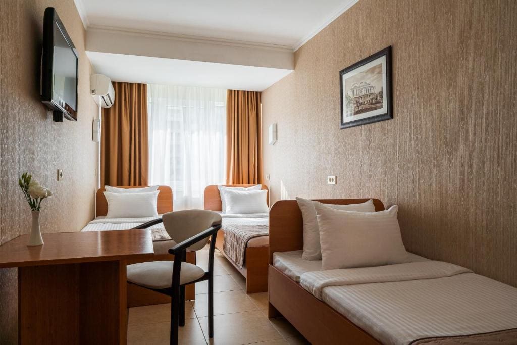 Economy Twin Room room - Image 2