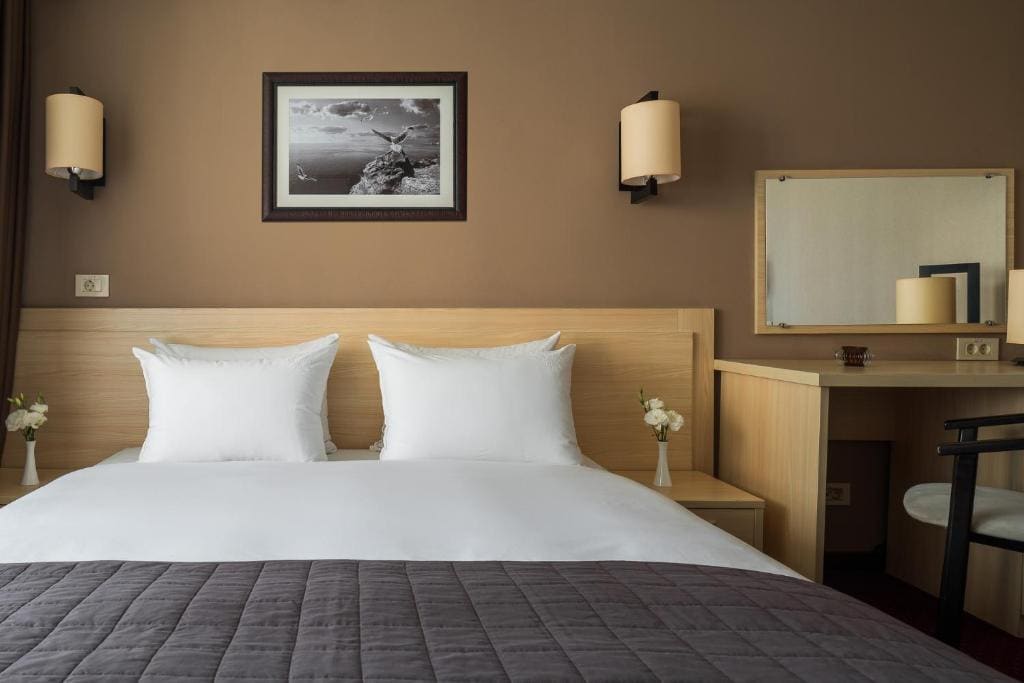 Standard Double or Twin Room room - Image 1