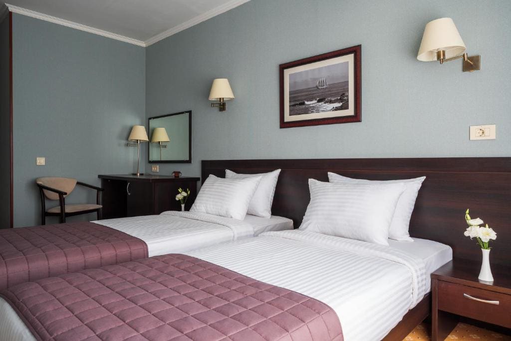 Standard Double or Twin Room room - Image 3