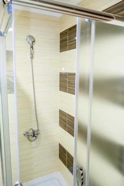 Economy Double or Twin Room room - Image 2