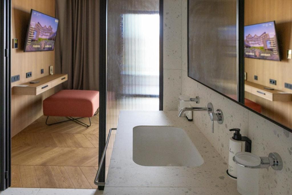 Suite room - Image 3