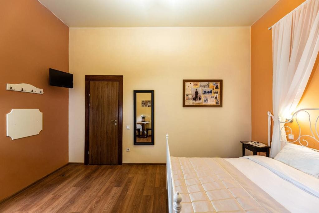Double Room with Private Bathroom room - Image 1