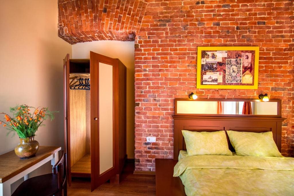 Double Room with Private External Bathroom room - Image 3