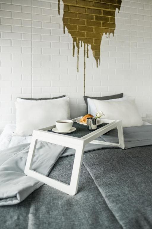 Junior Suite with City View - Lenny Kravitz room room - Image 3