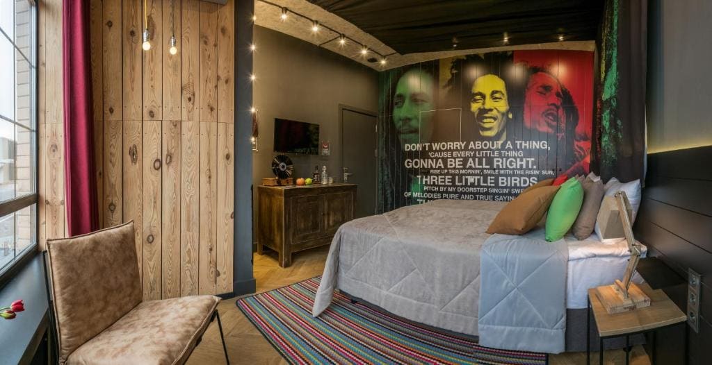 Superior Double or Twin Room - Bob Marley room room - Image 3