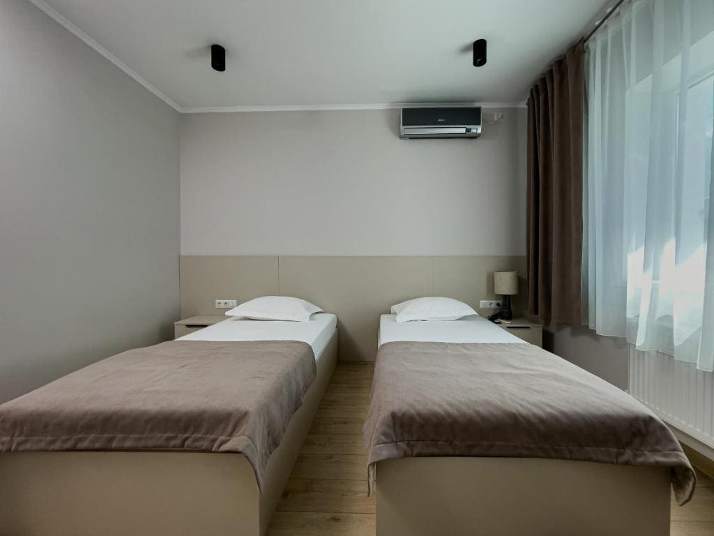 Deluxe Double or Twin Room room - Image 2