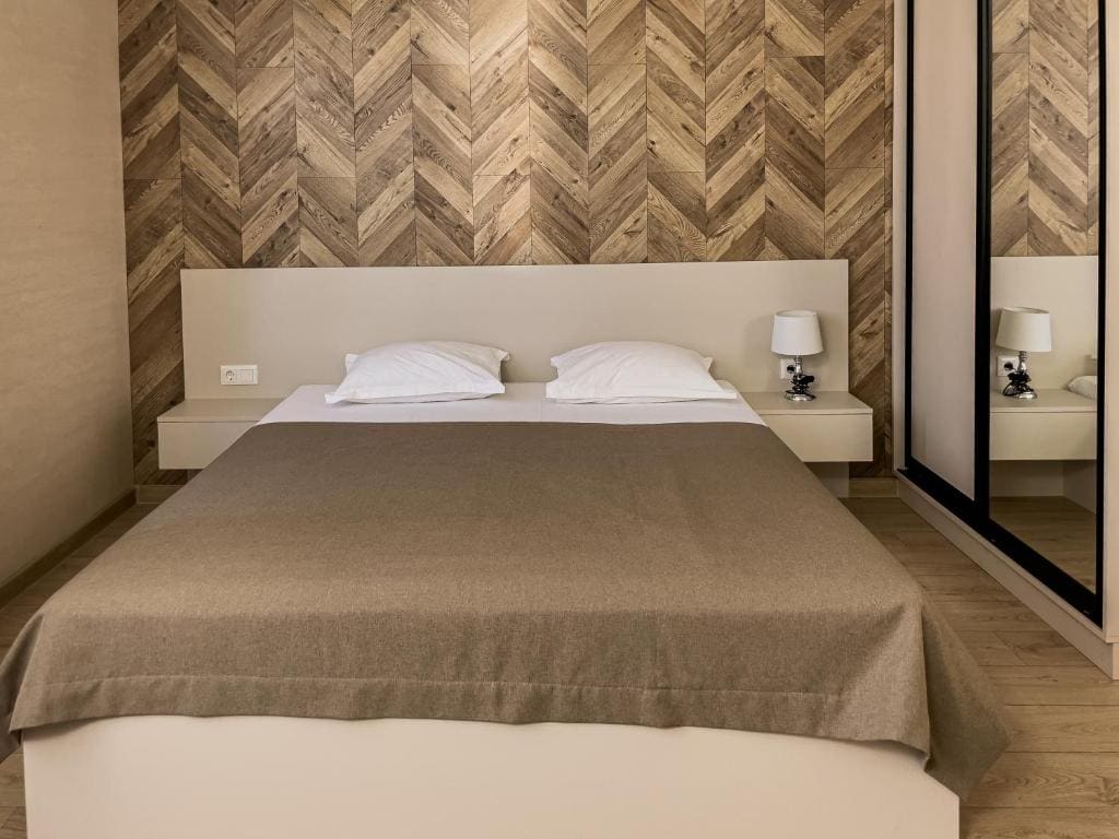 Deluxe Double Room (2 Adults + 1 Child) room - Image 1