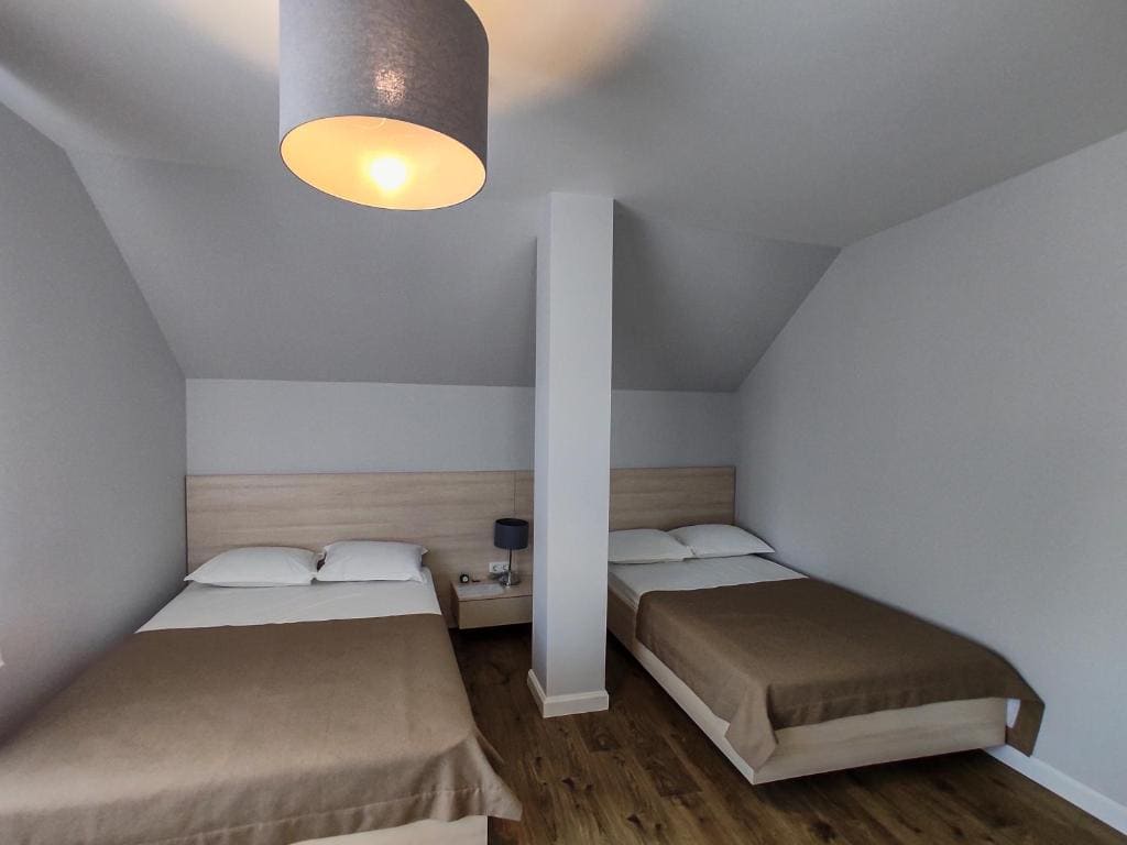Family Room room - Image 3