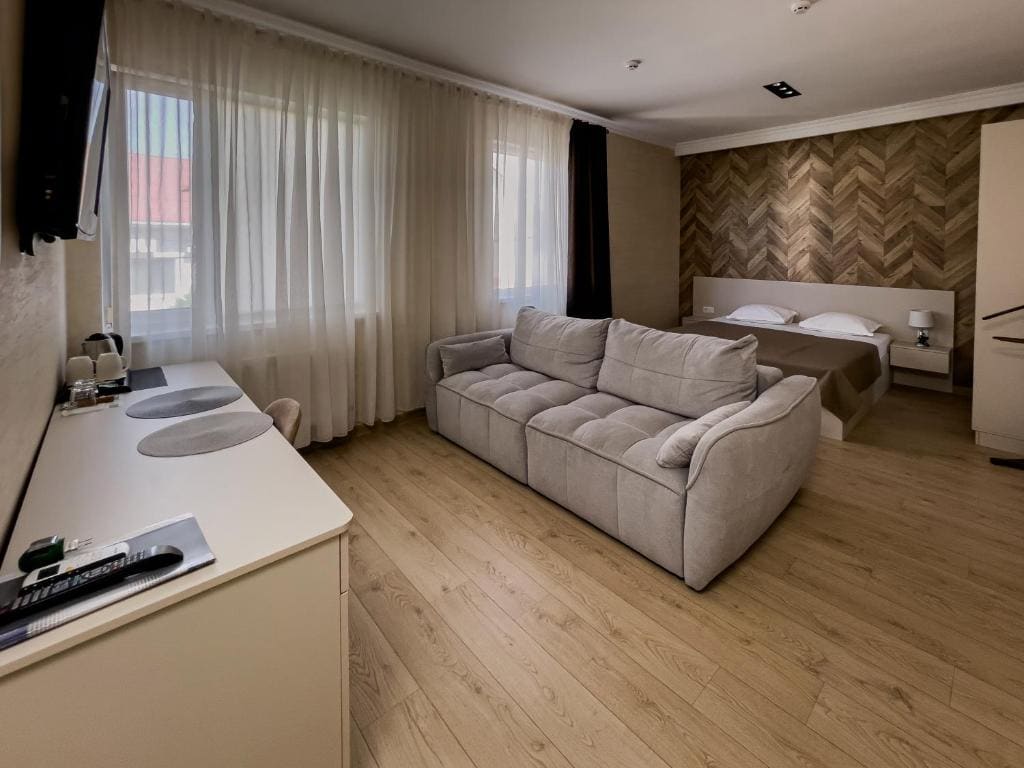 Deluxe Double Room (2 Adults + 1 Child) room - Image 2