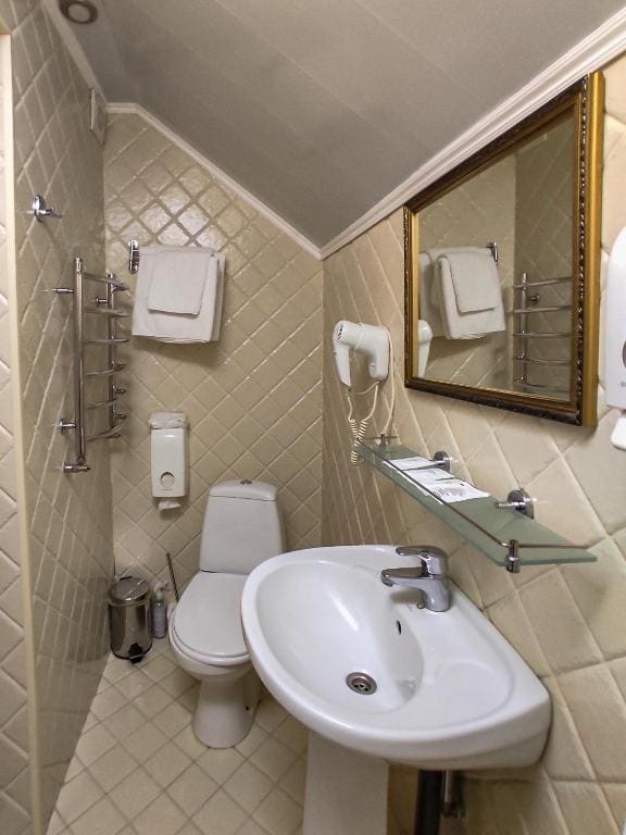 Standard Twin Room room - Image 2