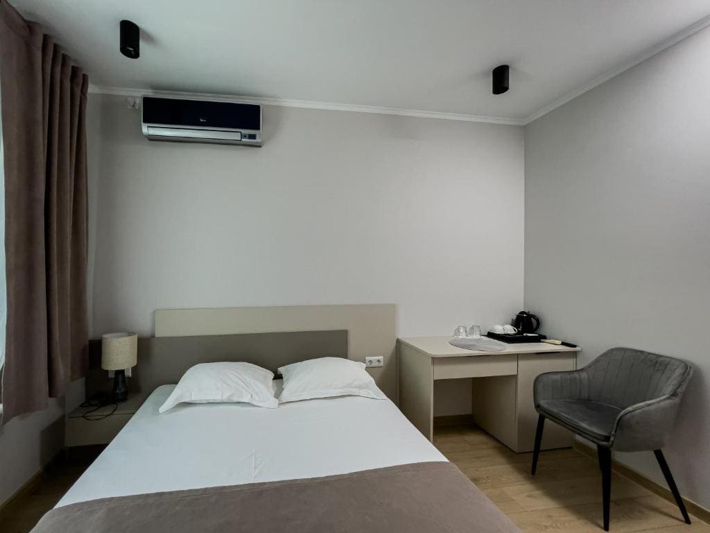 Standard Queen Room room - Image 1